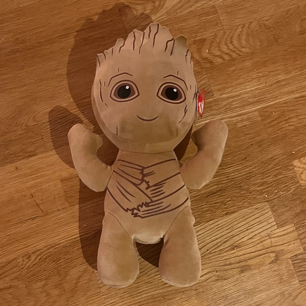 Marvel Groot - Picture 2 of 5